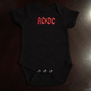 New AC/DC rock n roll baby onesie sz 0-3 months